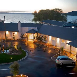 Wai Ora Lakeside Resort